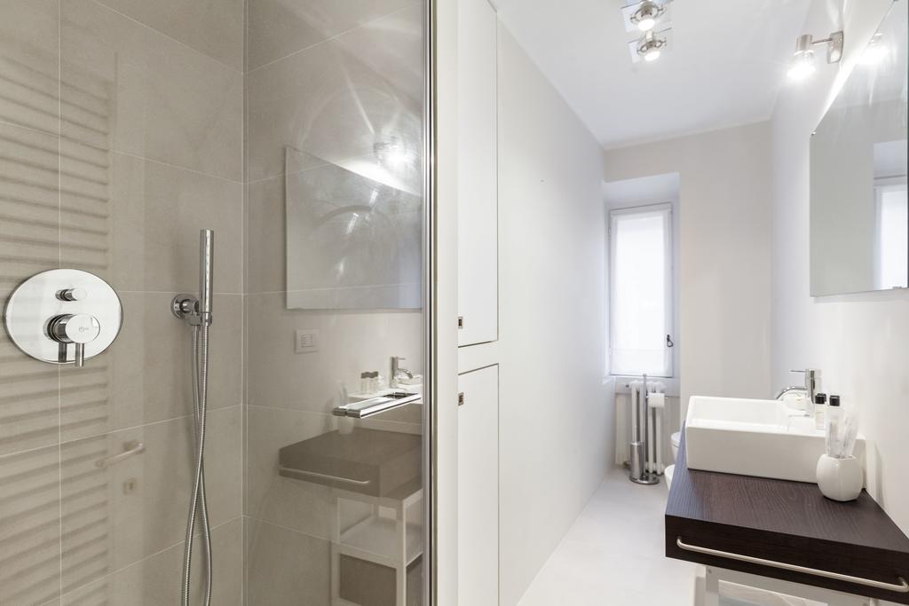 Easyhomes - Spiga Suite Милан Экстерьер фото